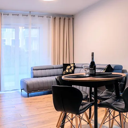 Glamour Garden Apartment *