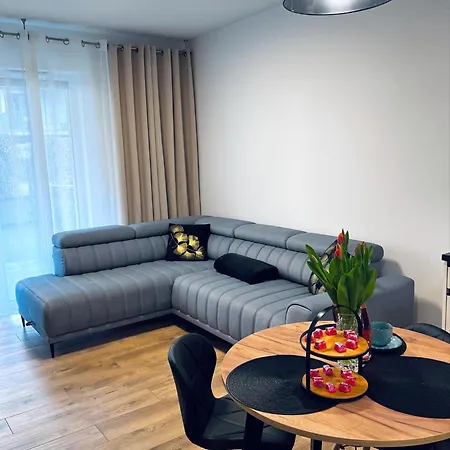 Glamour Garden Apartment